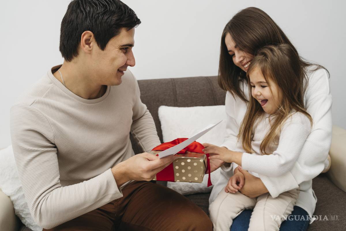 $!Día de las Madres: ¿Tengo que darle un regalo a la mamá de mis hijos?