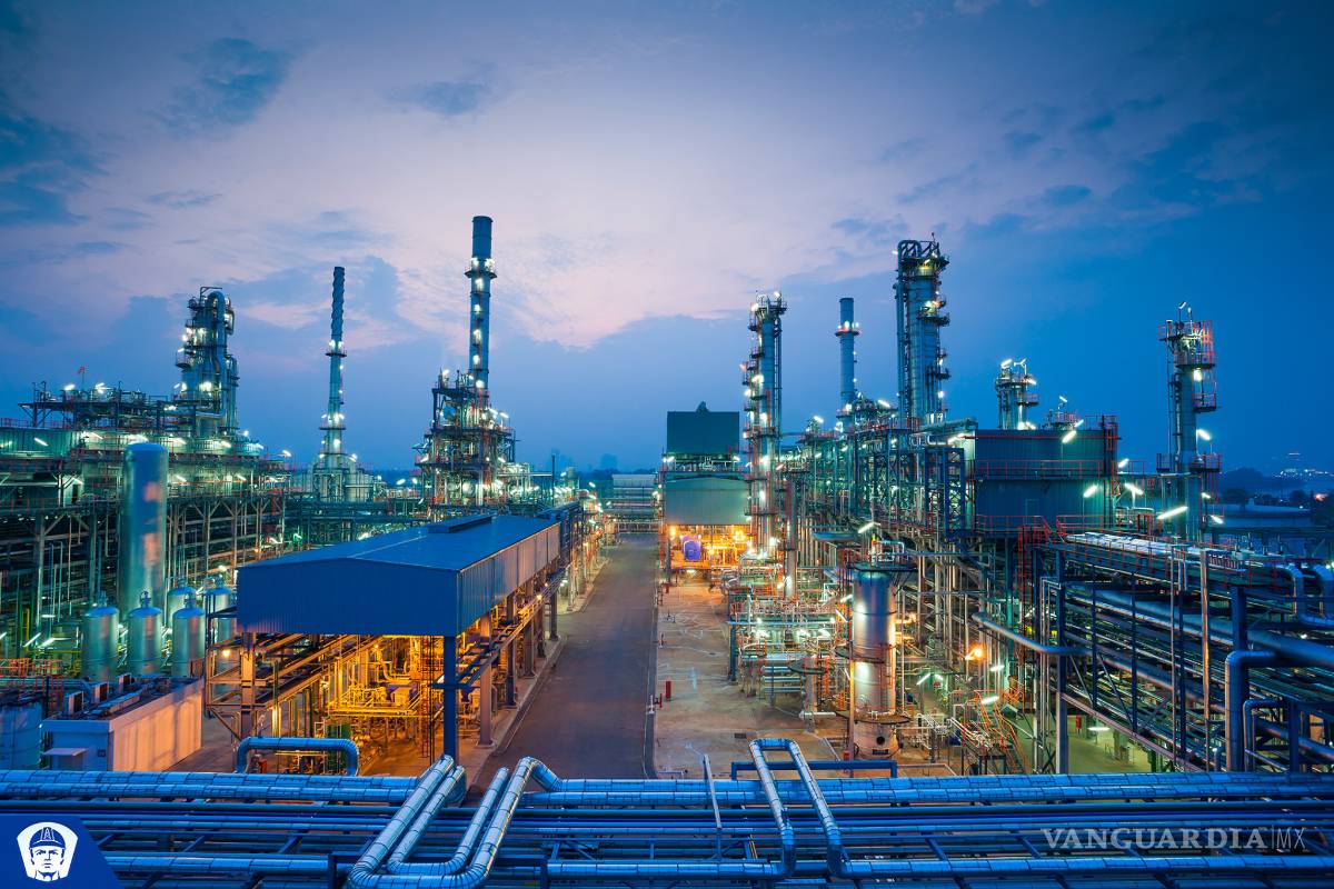 Pemex aumenta importación de combustible por cierre de refinería en Cadereyta