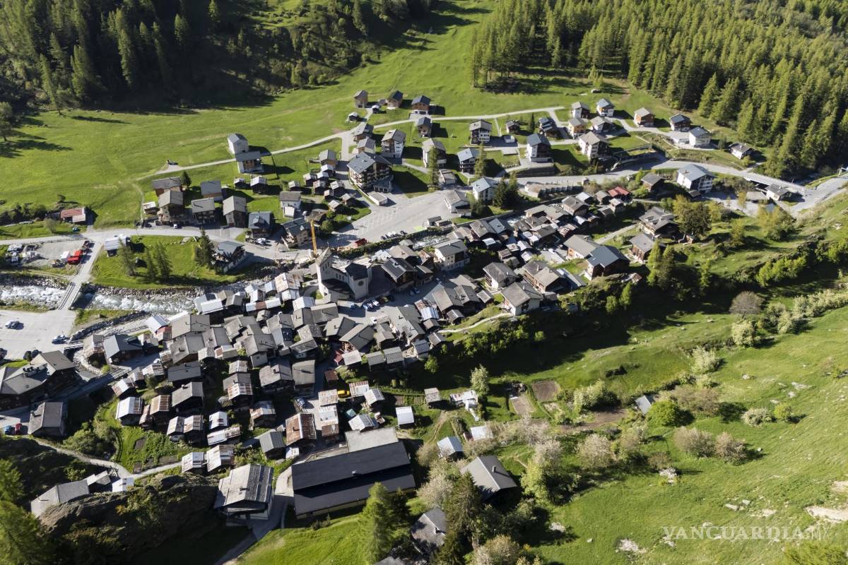 Evacuan un pueblo suizo ante el posible derrumbe de un millón de metros cúbicos de rocas