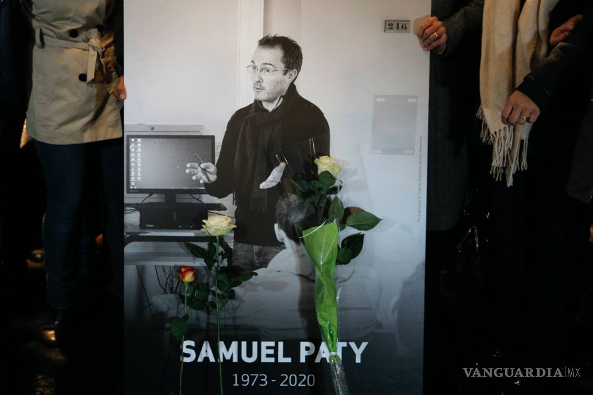 Francia proscribe a grupo islámico tras la decapitación del maestro Samuel Paty