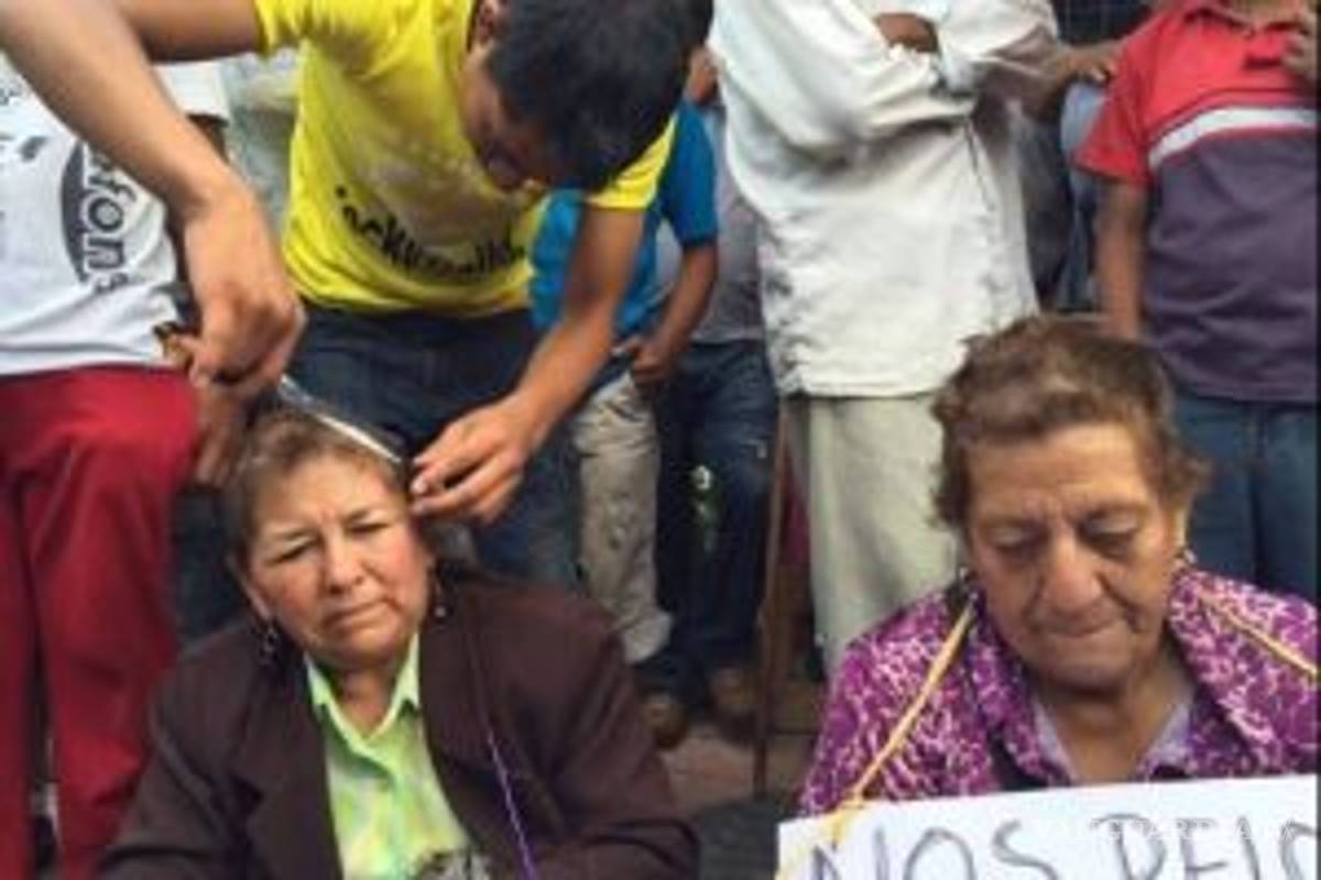 Paristas de la CNTE rapan a 6 maestros que no participan en la manifestación en Chiapas