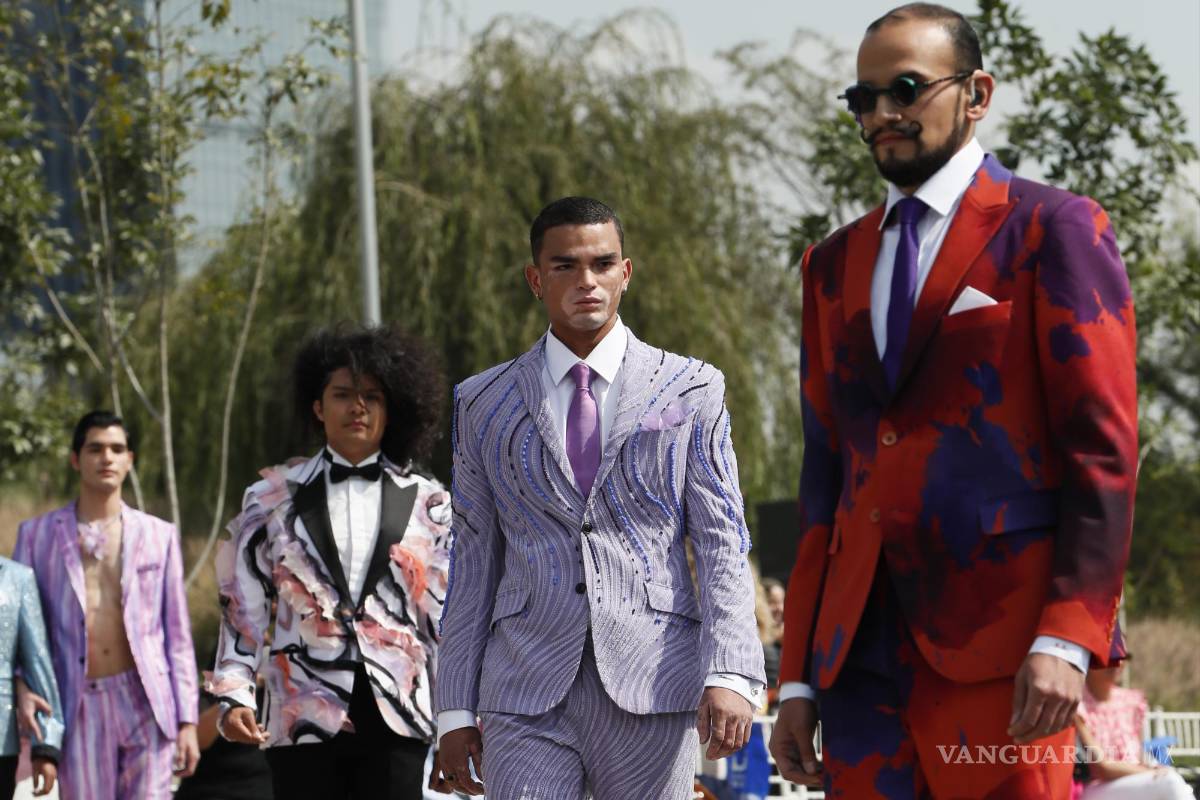 $!Modelos lucen diseños durante el All Inclusive Runway en el Parque La Mexicana en Ciudad de México (México).