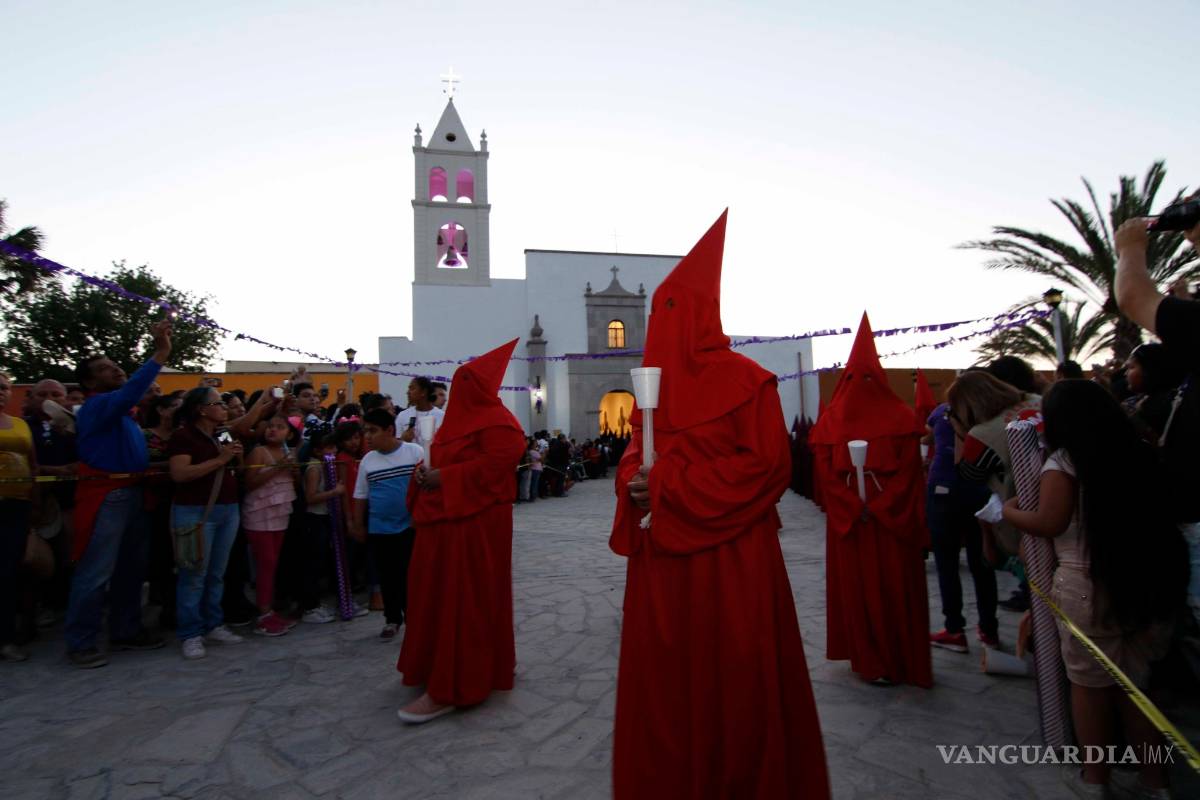 $!La procesión del silencio se apodera de Viesca