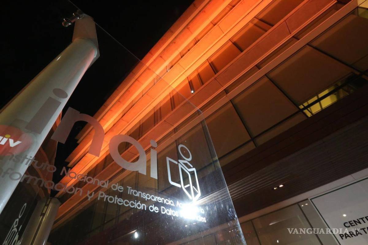 INAI pide a AMLO hablar de sus prestaciones antes de señalar a otros