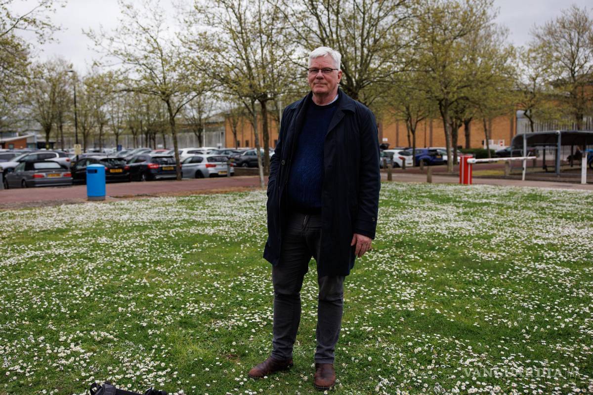 $!Kristinn Hrafnsson editor en jefe de WikiLeaks, habla con los medios después de visitar a Julian Assange en la prisión HM Belmarsh en Londres, Gran Bretaña.