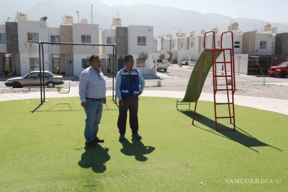 $!Autoridades municipales supervisaron plazas públicas y áreas verdes para realizar acciones de rehabilitación en beneficio de las familias del sector.