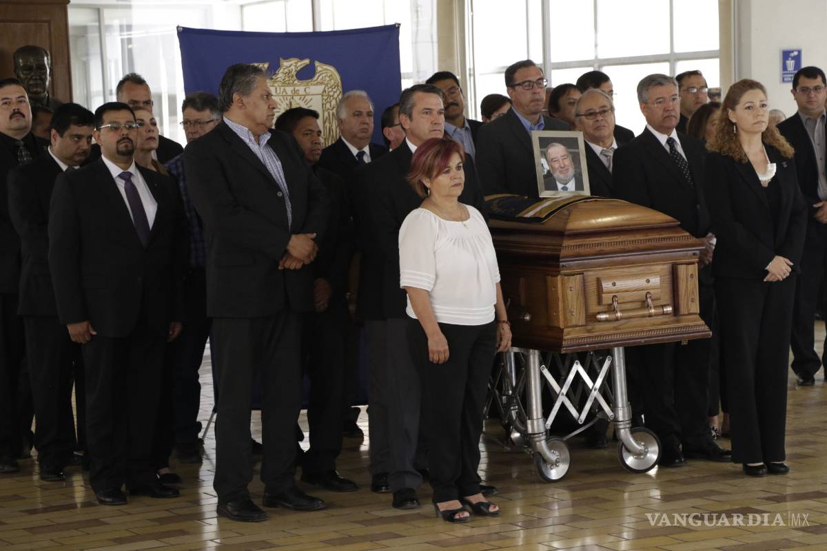 Emotivo adiós al destacado notario público saltillense Onésimo Flores Rodríguez