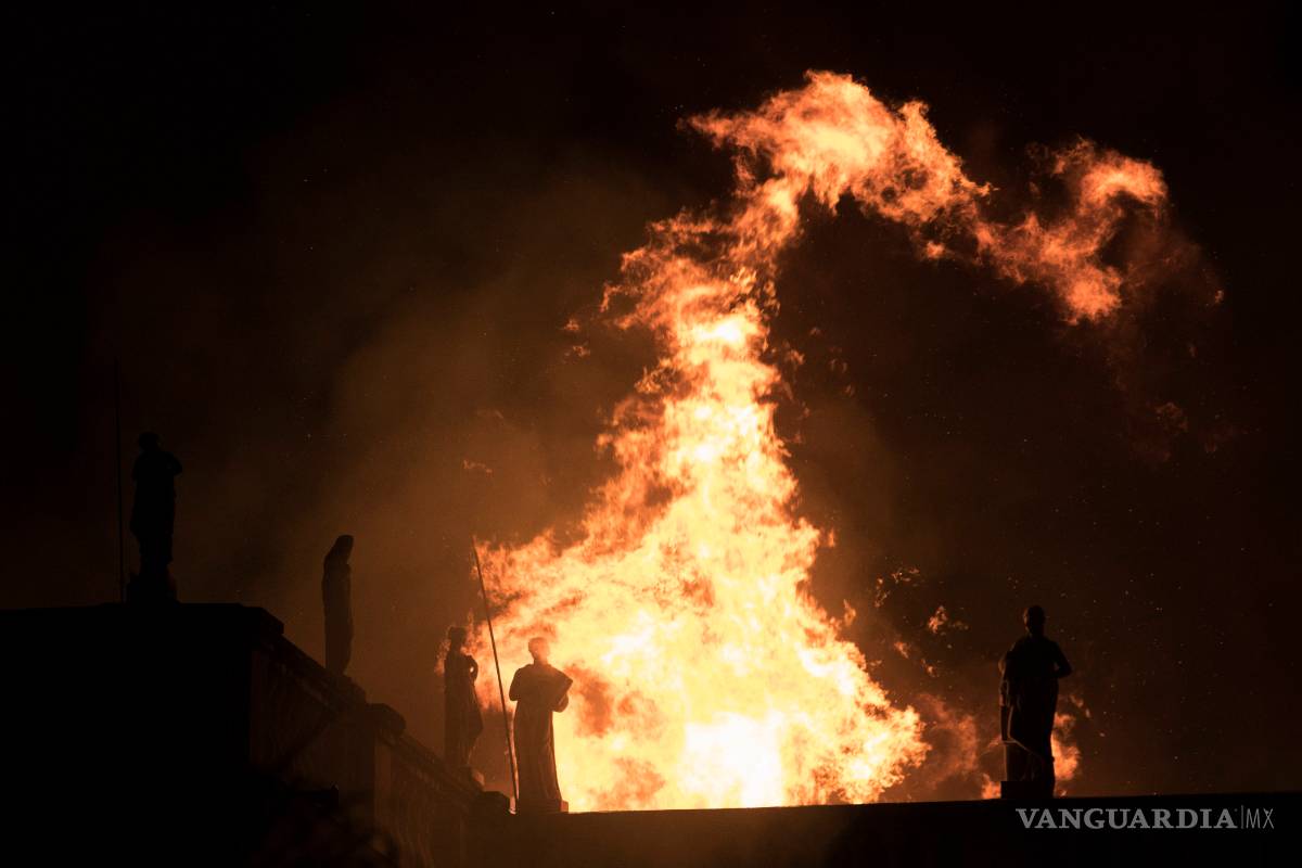 $!Voraz incendio destruye el Museo Nacional de Brasil y pierde gran parte de su acervo (Fotogalería)
