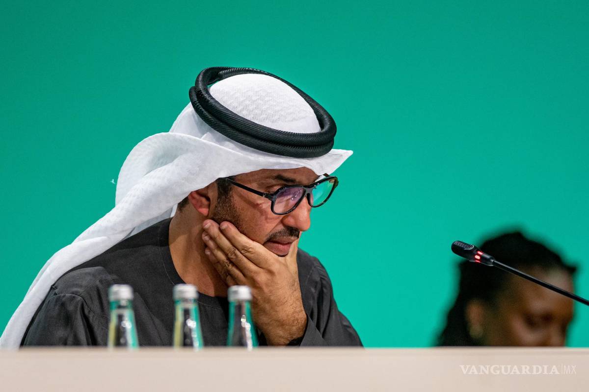 $!El presidente de la COP28 y Ministro de Industria y Tecnología Avanzada de los EAU, Dr. Sultan Ahmed Al Jaber, asiste a la Conferencia de la OP28 en Dubái.