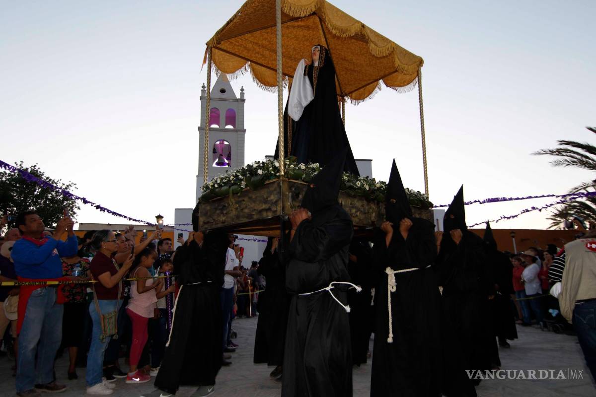 $!La procesión del silencio se apodera de Viesca