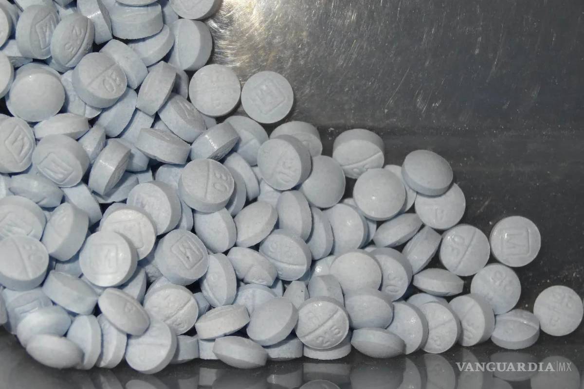 $!Según cifras de los CDC, el número de muertes vinculadas con el fentanilo registró un descenso de más de 76,000 en 2022 a algo menos de 75,000 el año en 2023.