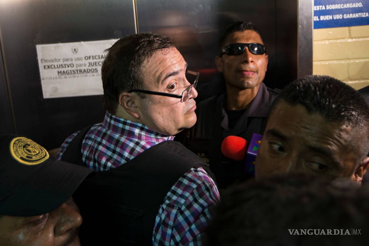 Buscan autoridades videos y audios de Javier Duarte con cómplices