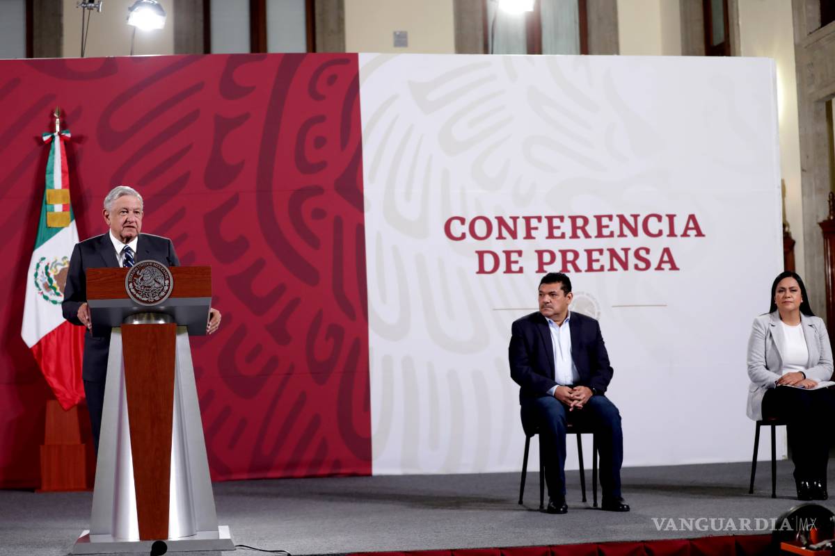 AMLO aclara que recorte de aguinaldo 'es para los de arriba', él no recibirá nada