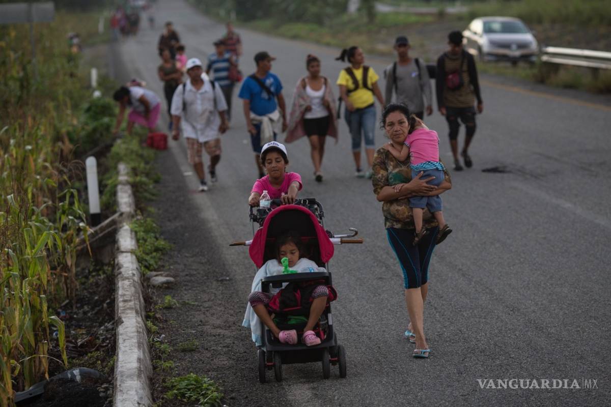 Distorsiones de Trump sobre la caravana migrante crean una realidad perturbadora: Los Angeles Times