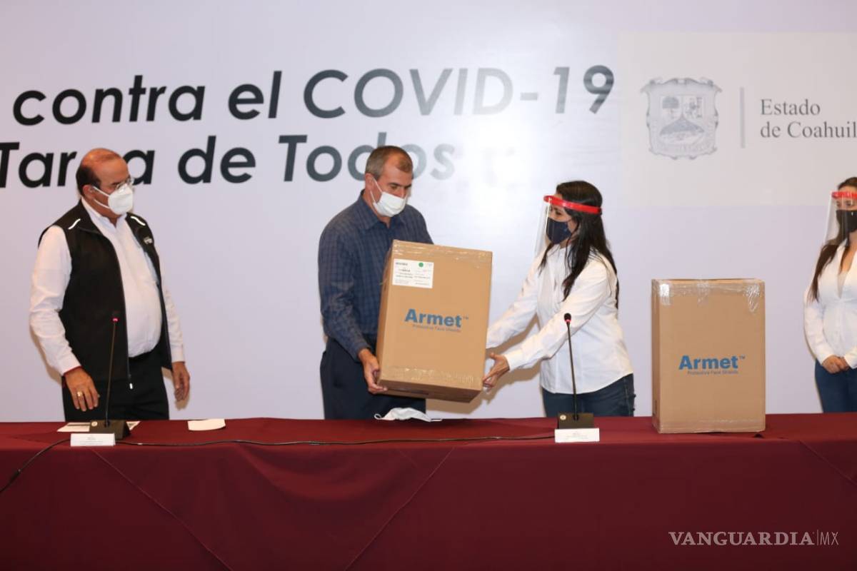Agradece DIF Coahuila la solidaridad: empresa dona mil 500 caretas para empacadores voluntarios