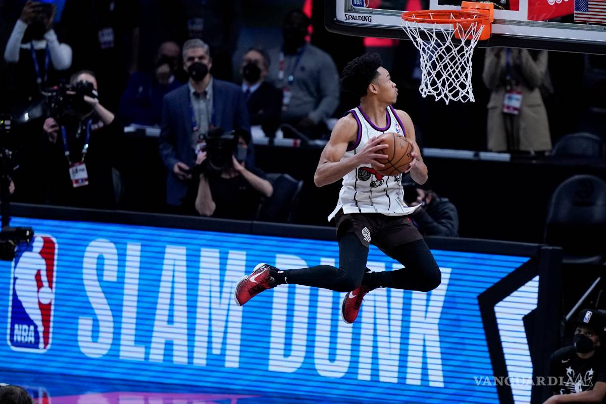 Anfernee Simons domina el Concurso de Clavadas en la fiesta de la NBA y vence el equipo LeBron