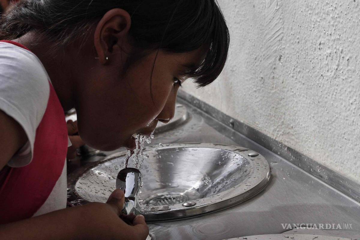 En escuelas de Coahuila, no alcanzaría luz para minisplits, advierte Secretario de Educación