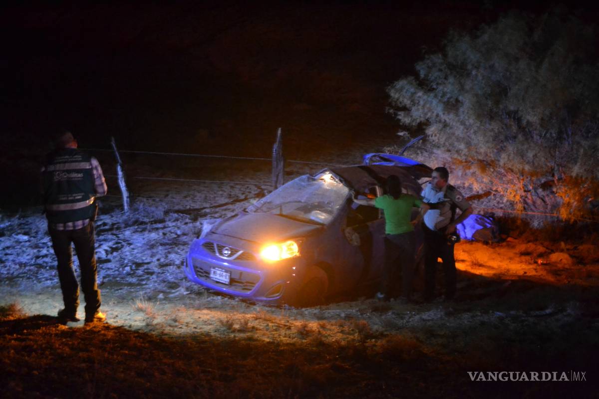 Fallece mujer en volcadura; otra más pierde a su bebé en la carretera a Monclova