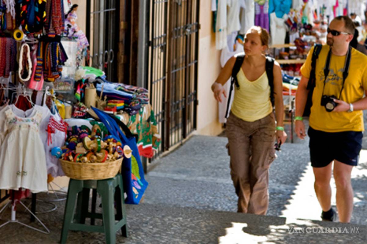 Cayó 57.5 por ciento la llegada de turistas extranjeros a México, por la pandemia