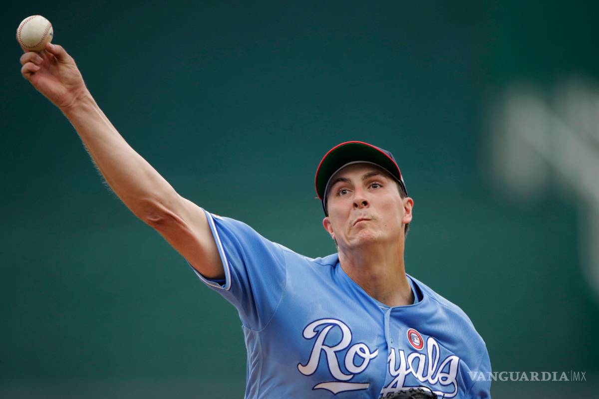 Homer Bailey deja a los Reales de Kansas City para jugar con los Atléticos de Oakland