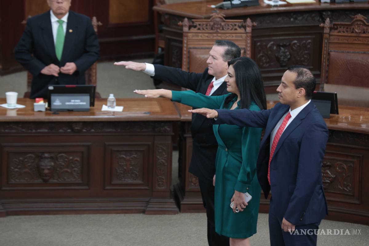 $!Rocío del Carmen Ramos Moncada rindió protesta este martes como diputada suplente en el Congreso de Coahuila, tras la licencia solicitada por Luz Elena Morales.