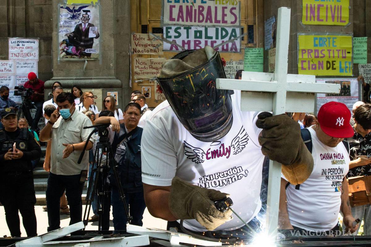 $!A 14 años del incendio en la Guardería ABC, padres de algunos de estos infantes se manifestaron en la SCJN para exigir justicia, ya que reiteran que no hay ningún funcionario en la cárcel por estos hechos.