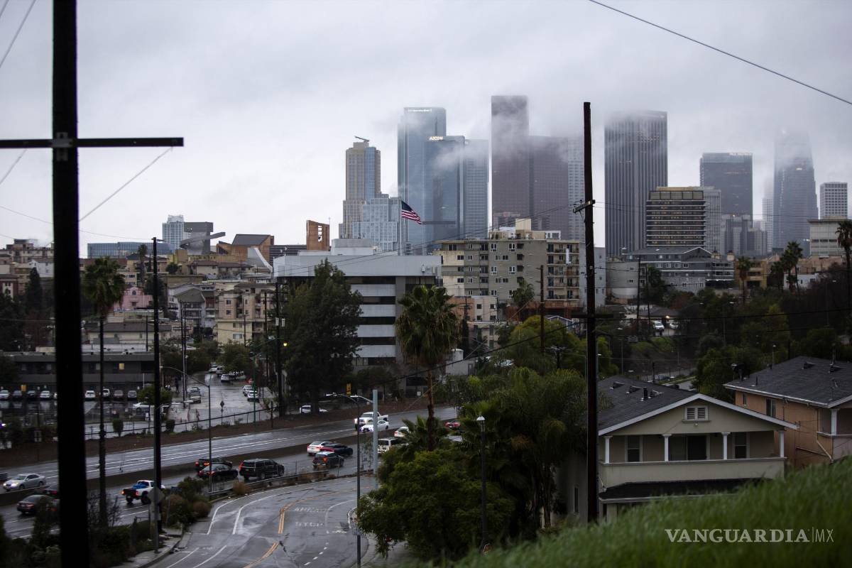 ¿Por qué Los Ángeles ha evitado la crisis migratoria que afecta a Nueva York?