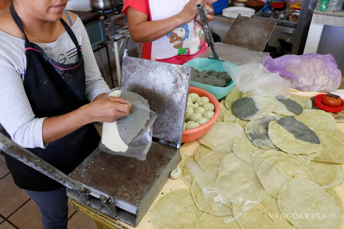 $!Placer culinario: Venden en Saltillo las “Tortillas eclipsadas”