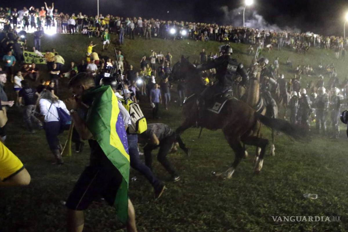 Desaloja la policía brasileña a manifestantes en Sao Paulo