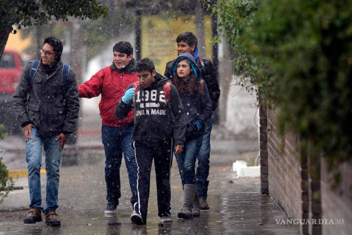 $!Cae aguanieve en Saltillo