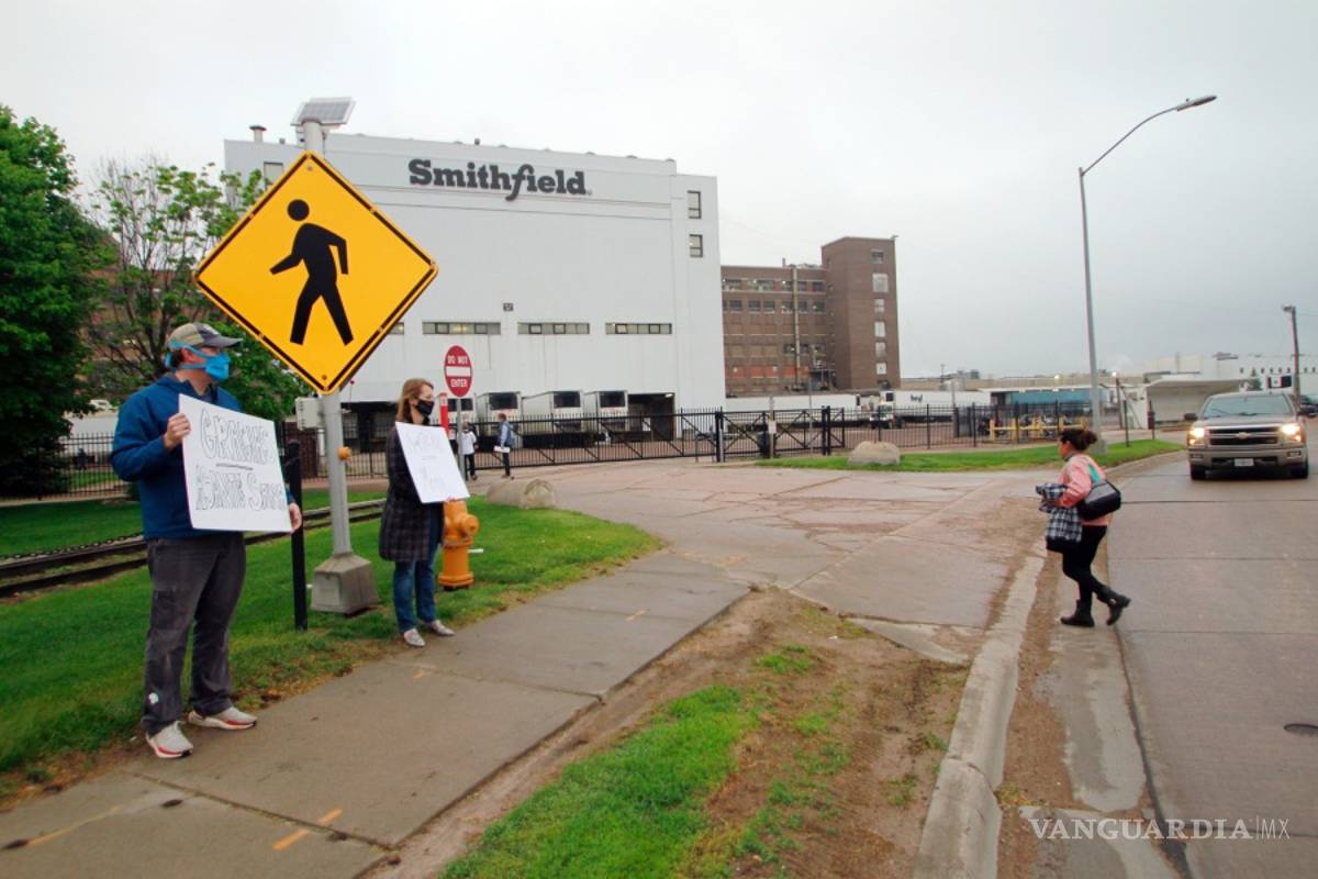 Smithfield Food, una planta de carne de EU, podría ser multada por más de mil contagios de COVID- 19