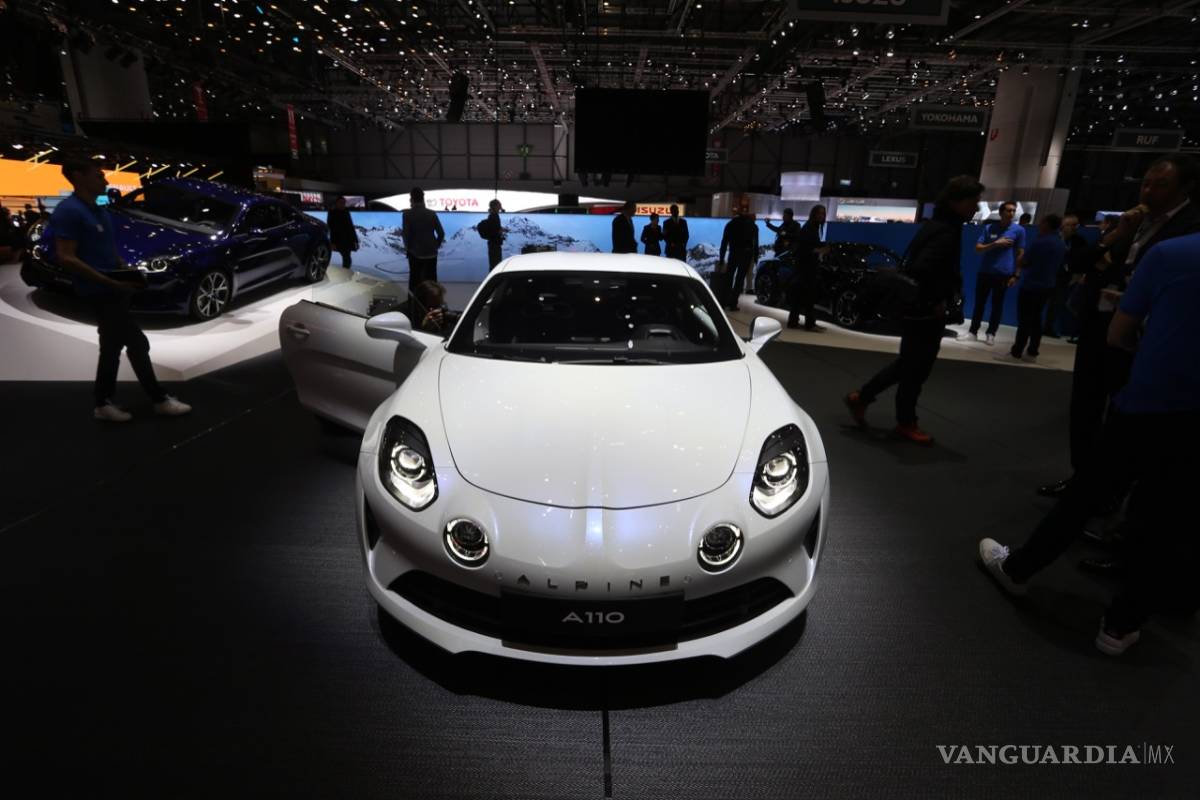 $!Alpine A110 Pure y Légende, dos caras, mismo lujo