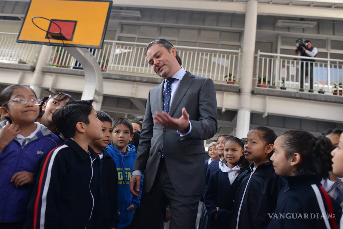 Aurelio Nuño acepta estar en campaña pero por la educación