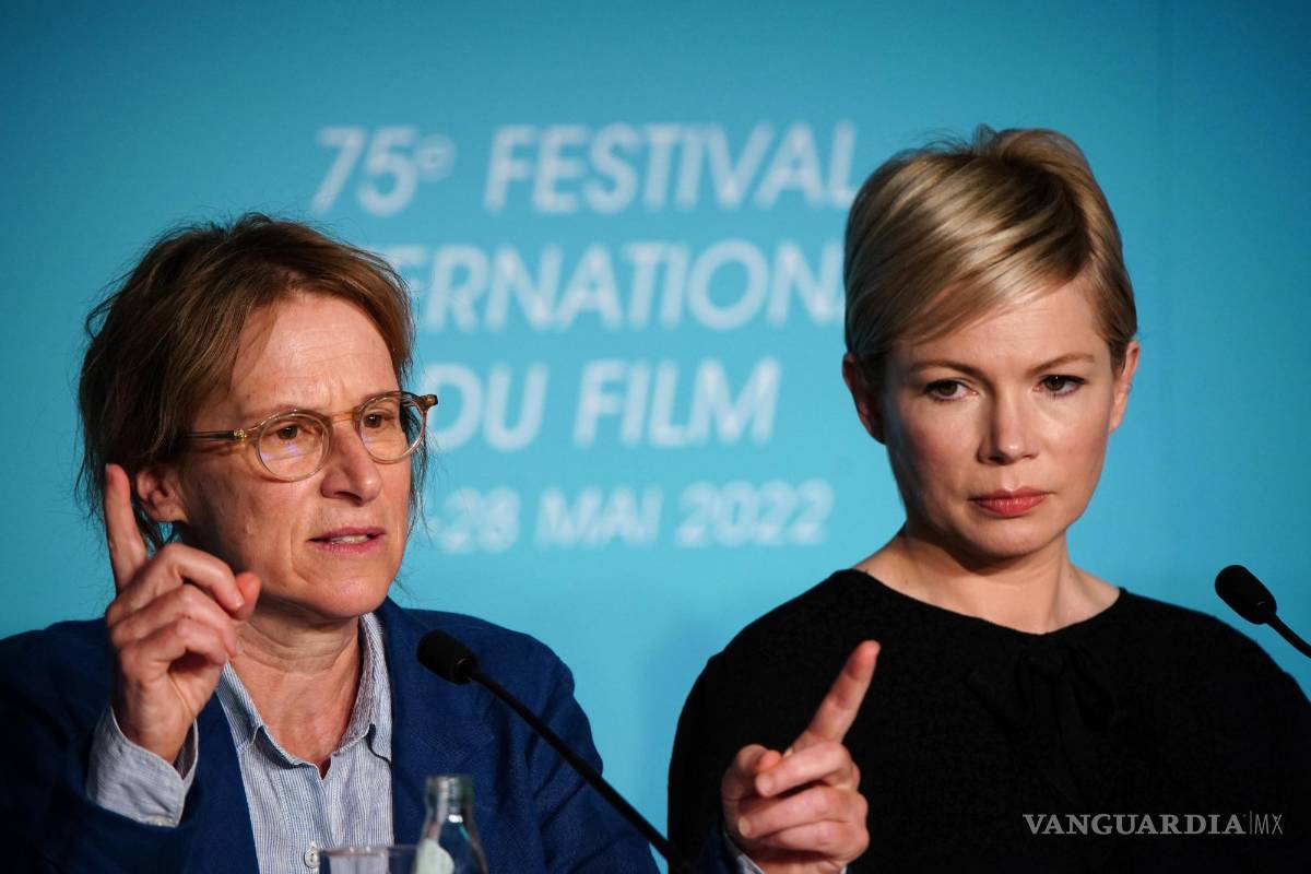 $!Kelly Reichardt (i) y Michelle Williams asisten a la conferencia de prensa de ‘Showing Up’ durante la 75ª edición del Festival de Cine de Cannes.
