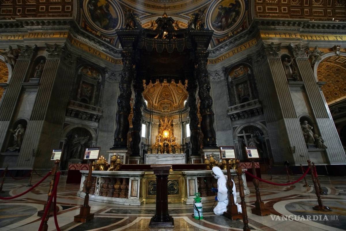 $!Basílica San Pedro es sometida a una inédita desinfección para su reapertura