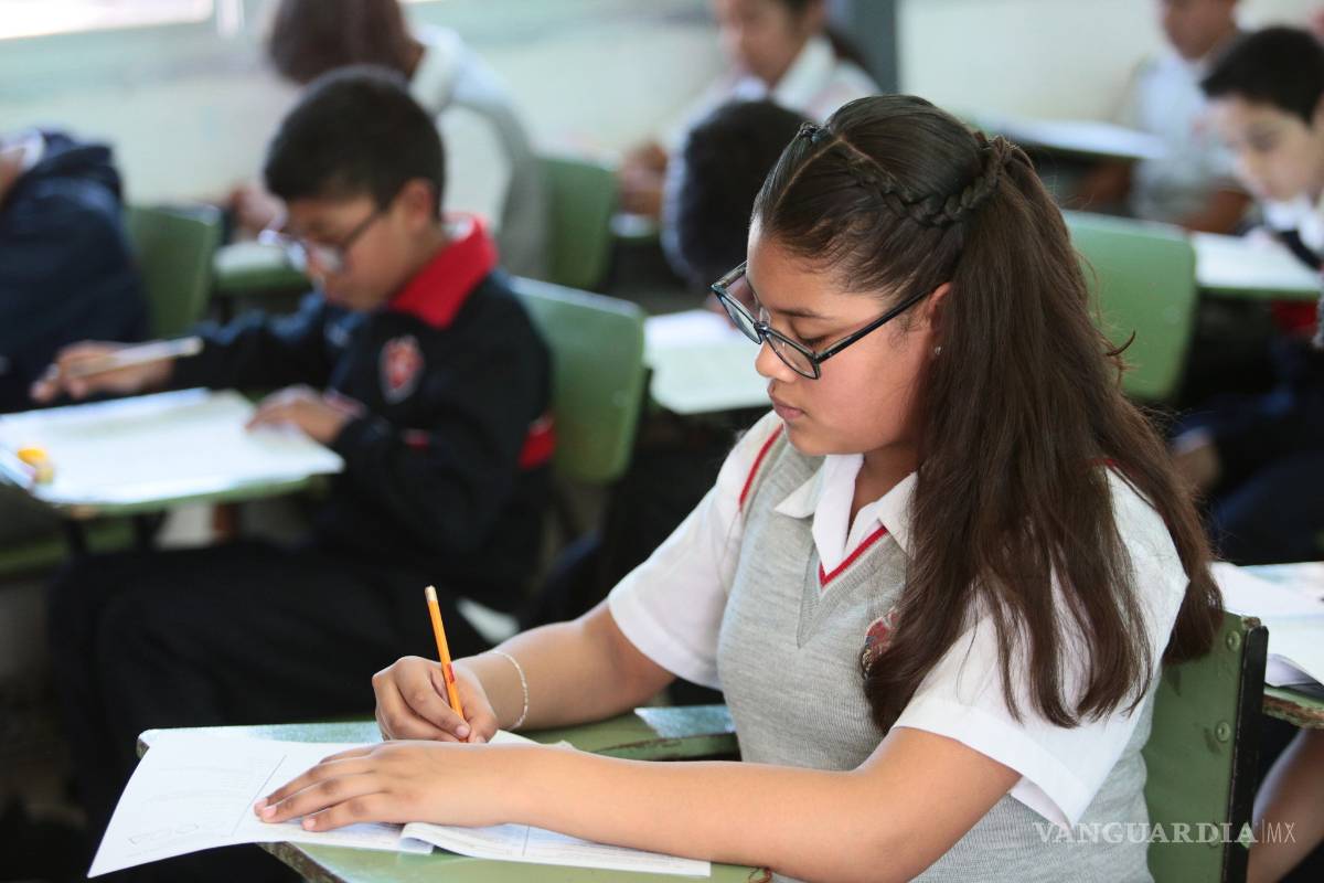 Presentan examen de ingreso a Secundaria