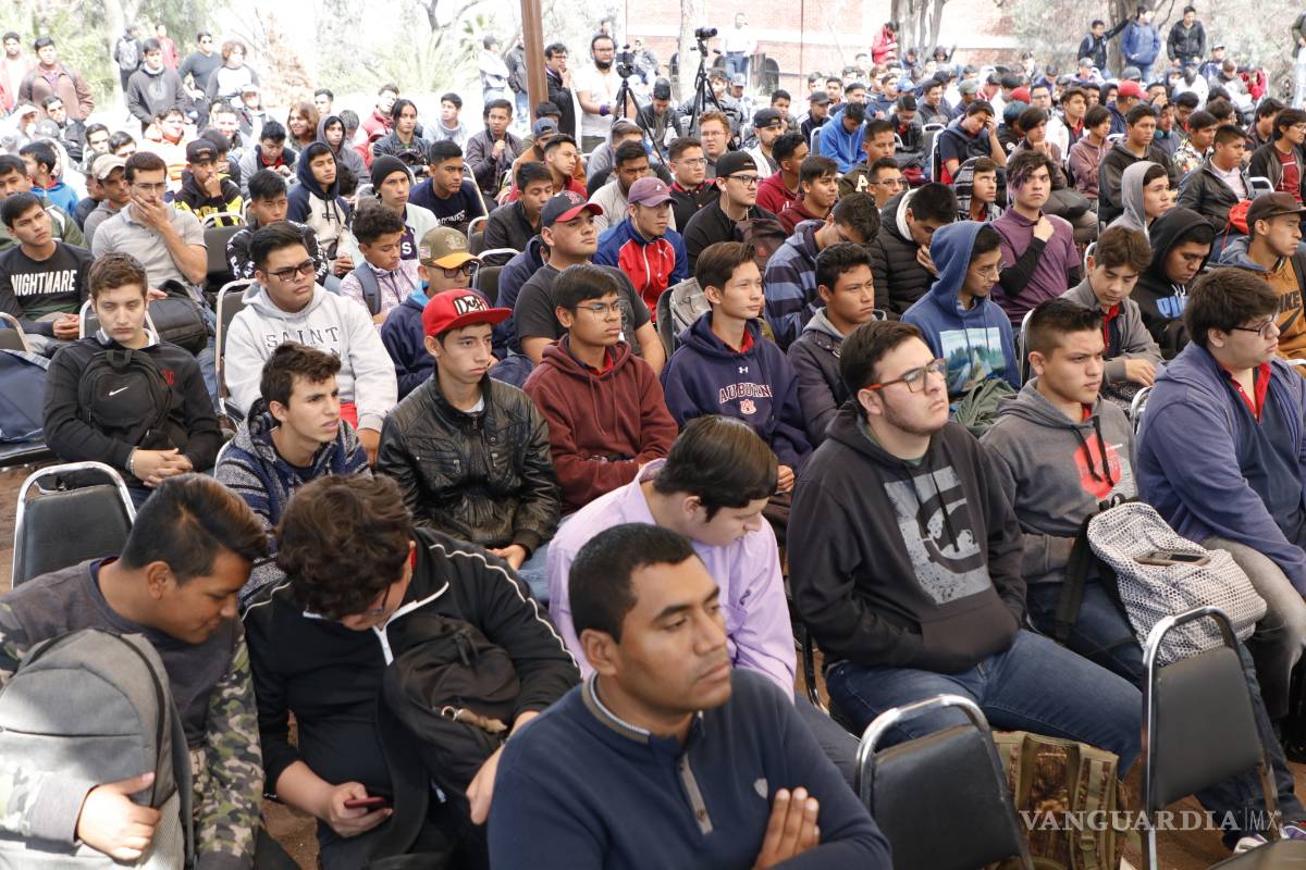 Alumnos de la Universidad Carolina en Saltillo se comprometen a frenar violencia de género