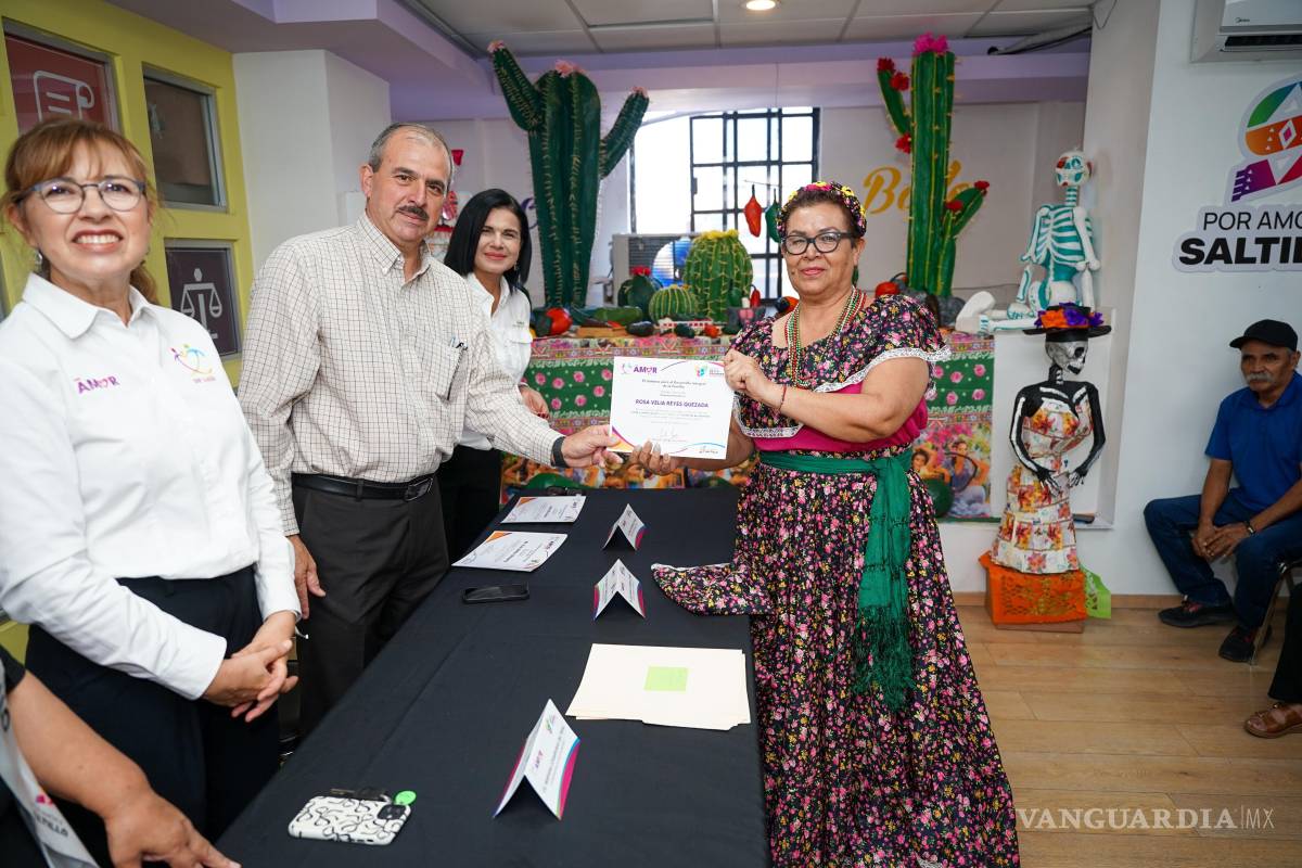 $!Se entregaron diplomas de participación a todos los graduados como reconocimiento a su esfuerzo y dedicación.