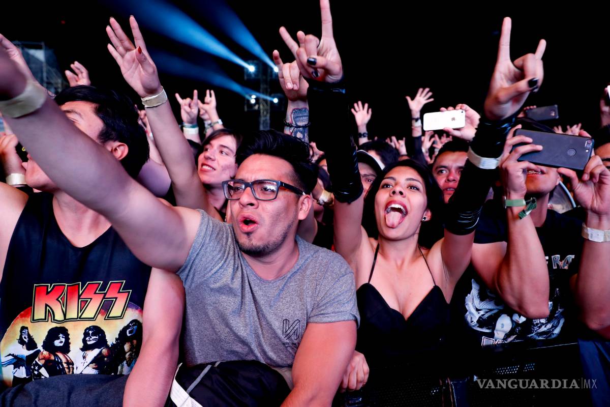 $!Kiss se despide con amor de México en el Domination