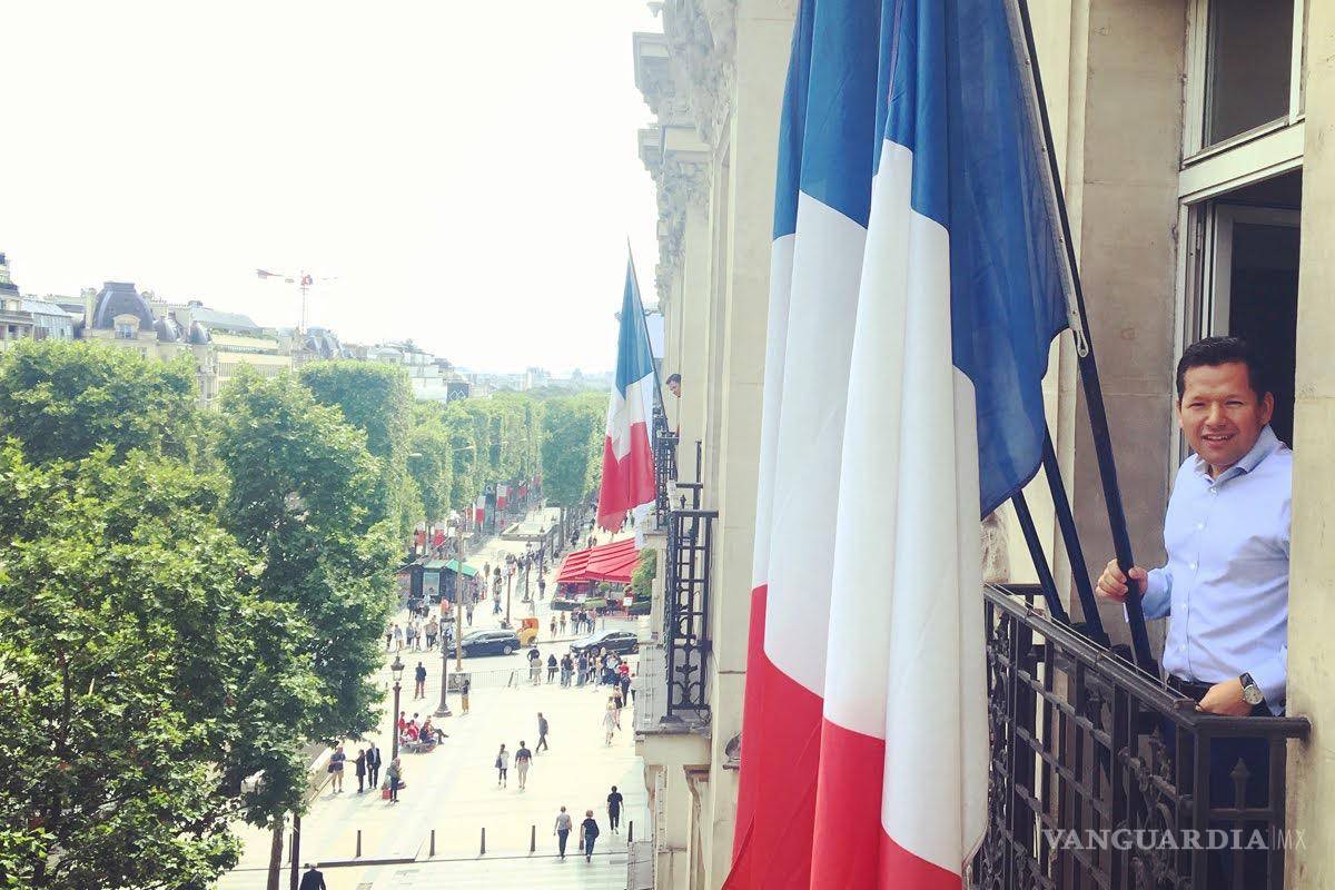 $!Yo estoy encargado de los equipos que operan los sistemas que miden el riesgo y que procesan las diferentes transacciones que hace el banco, dice Zúñiga a Vanguardia.