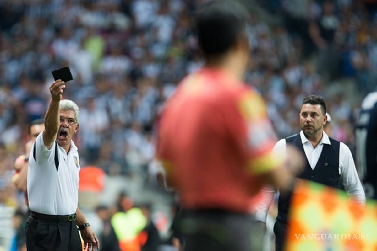 FMF suspende dos partidos al Tuca Ferreti; Juninho perdonado