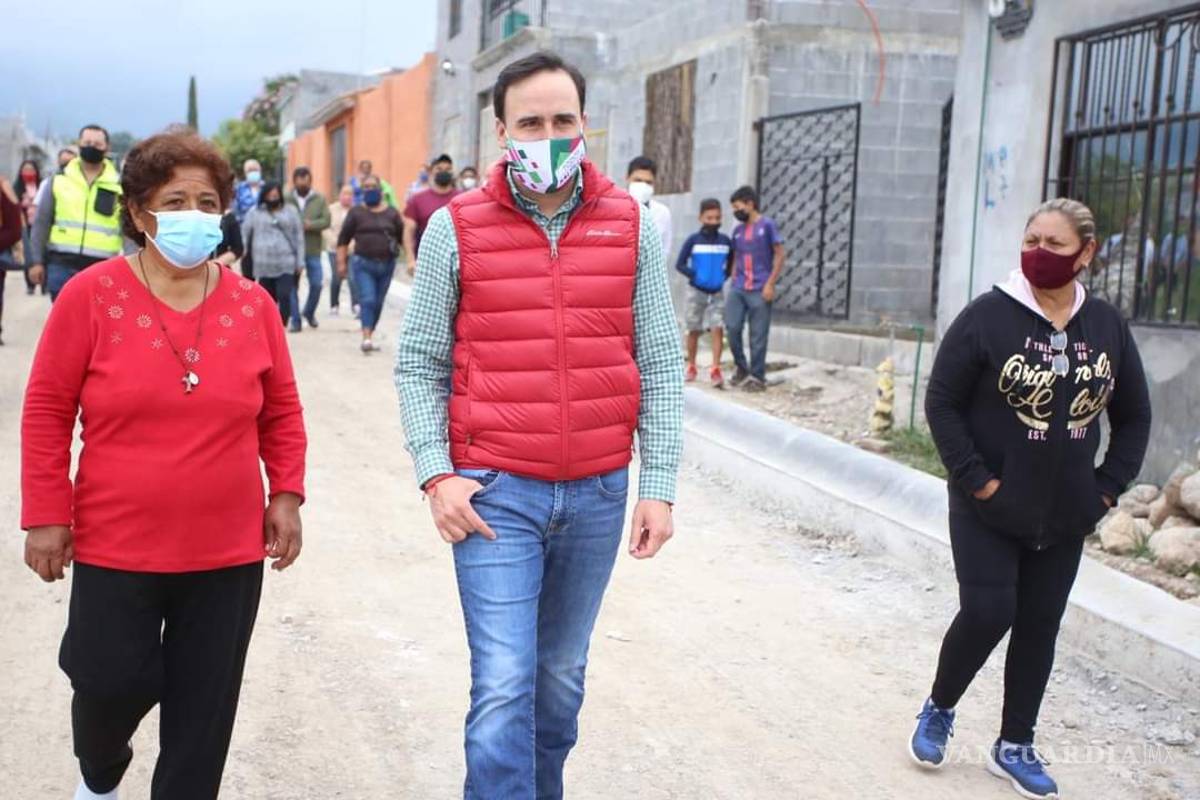 Llega pavimento a las calles de la colonia Nueva Vida en Saltillo