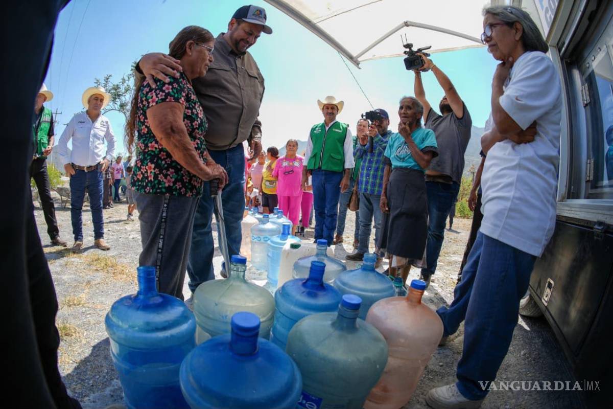 $!Tomás Gutiérrez Merino destacó que el programa representa un ahorro para las familias al proporcionar agua purificada sin costo.