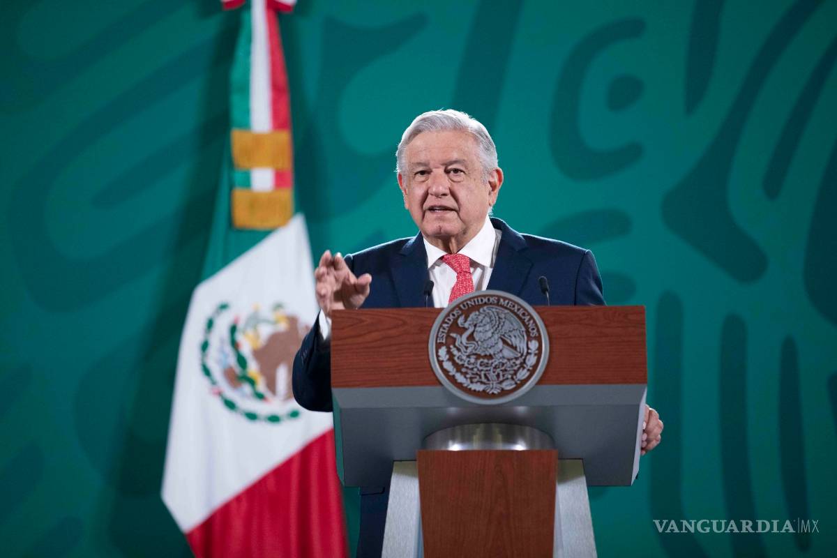 ¿Quién era el presidente?... AMLO insinúa que Calderón es responsable por colapso de la Línea 12 (video)