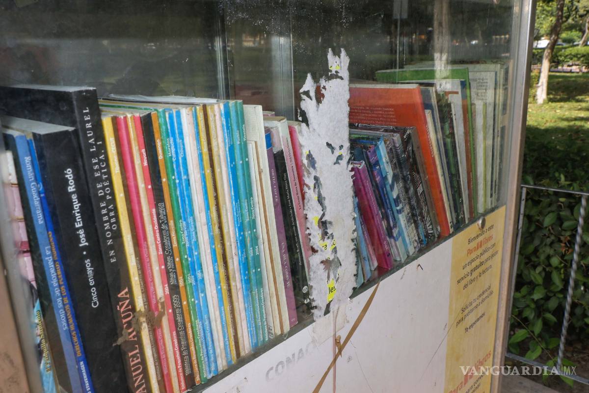 En el día Internacional del Libro denuncian que “Paralibros” de la Alameda de Saltillo está bajo candado... y nadie sabe quien tiene la llave
