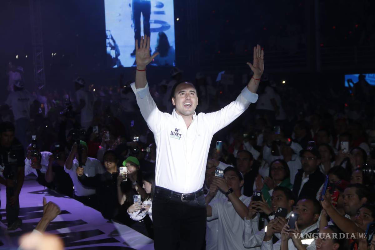 $!“¡Manolo, Manolo, Manolo, tienes todo nuestro apoyo!”, gritaban simpatizantes y afiliados a los partidos.