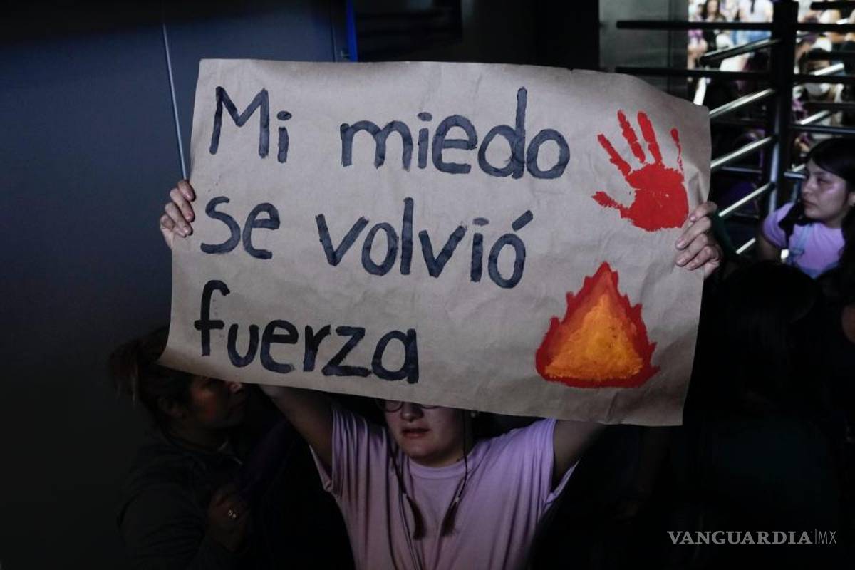 8M: Entre el dolor y la rabia con el grito de “Ni una más” miles de mujeres toman las calles en México (fotos)