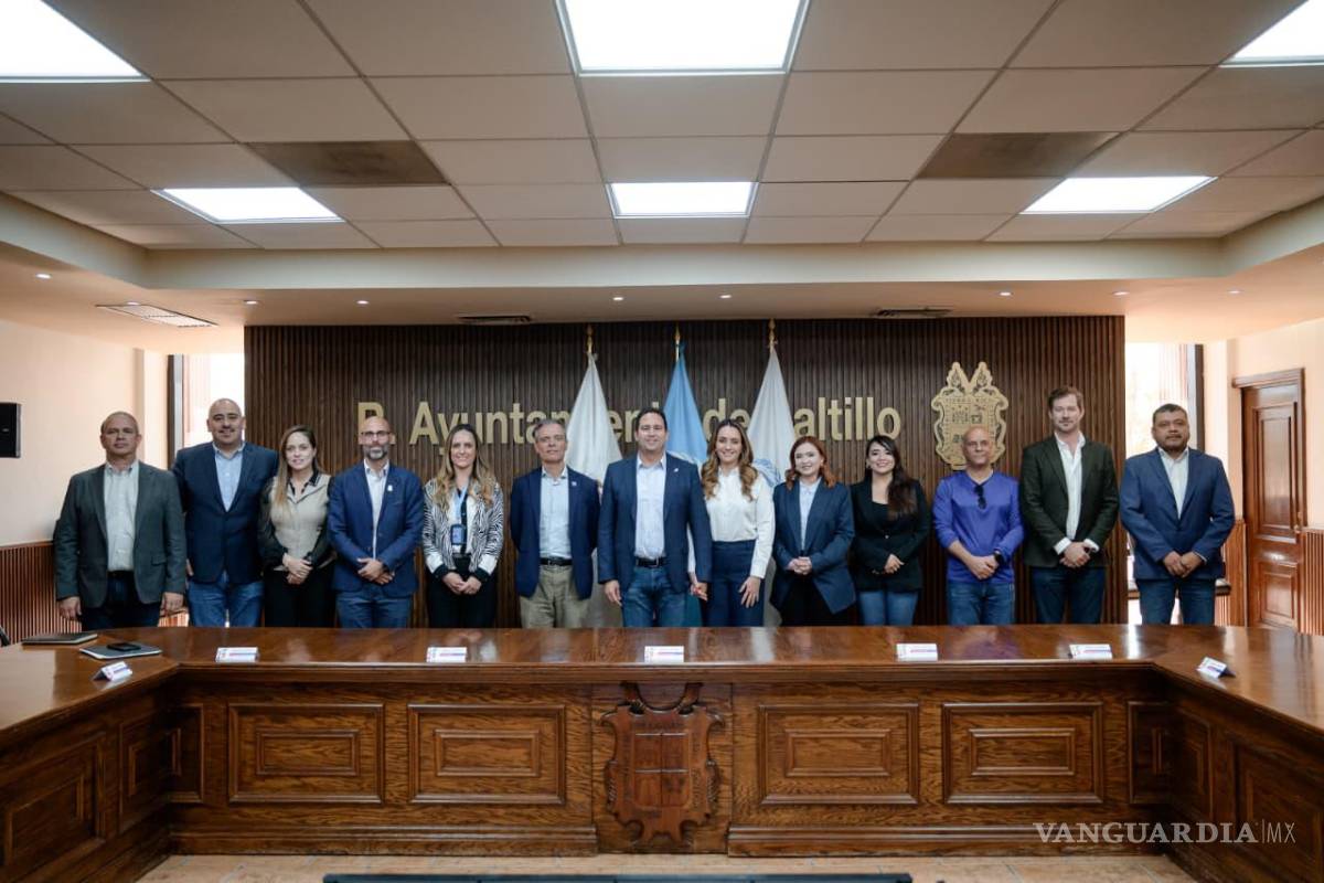 $!A la firma asistieron autoridades municipales, estatales, representantes de ACNUR y organismos de derechos humanos, reforzando el compromiso interinstitucional.