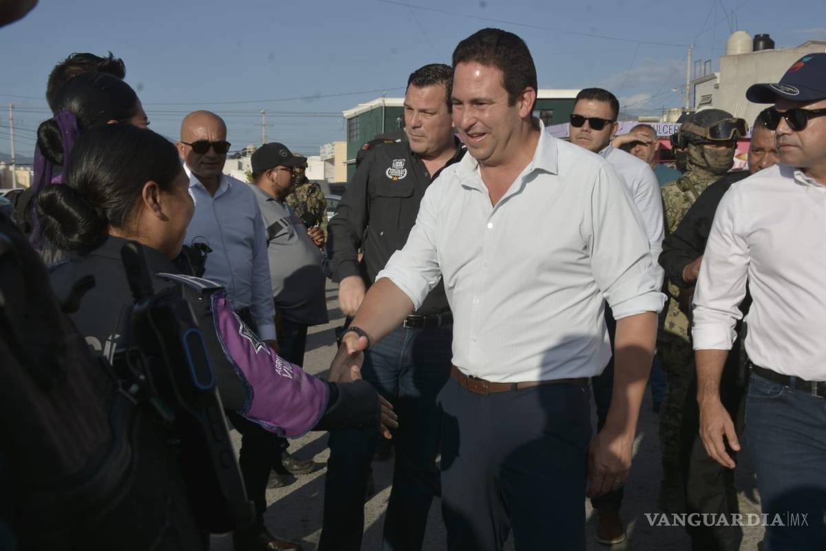 $!Autoridades estatales, municipales y federales recorrieron la colonia Mirasierra para escuchar las inquietudes de los vecinos y dar seguimiento a sus reportes.
