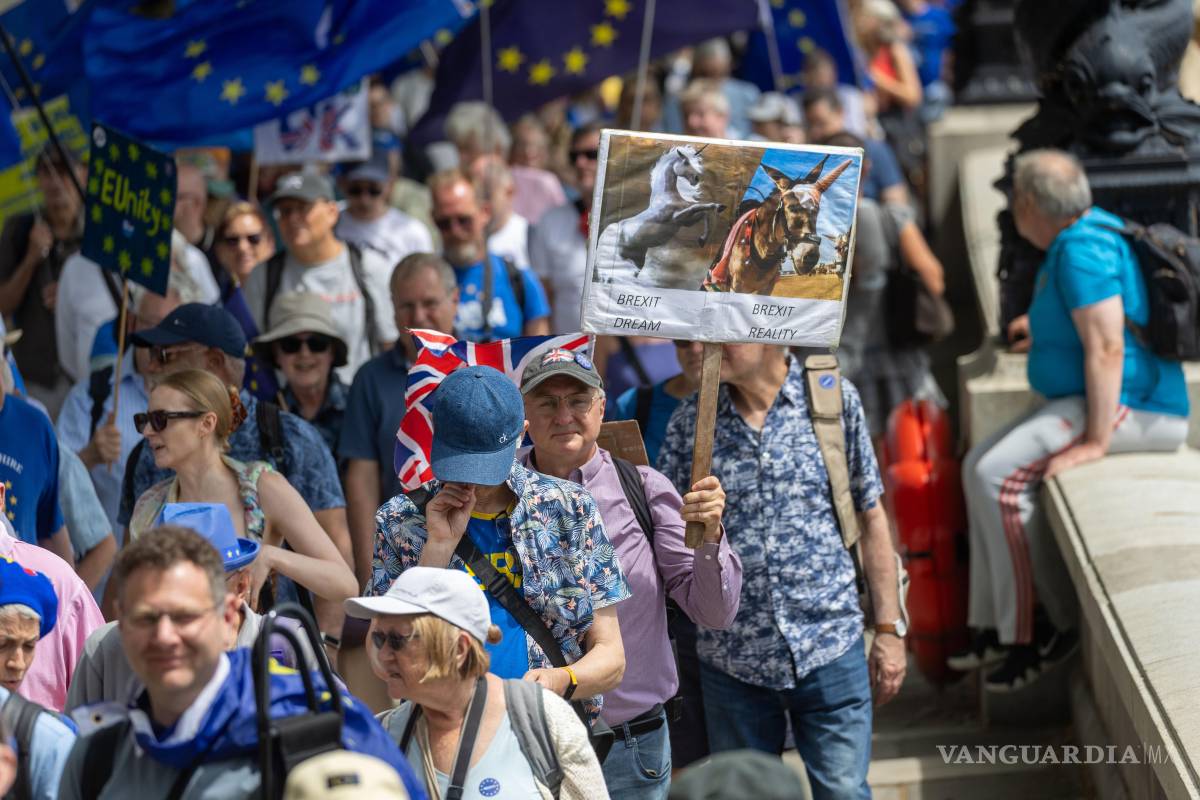 $!El 20 de junio de 2026, en Londres, Gran Bretaña, se llevó a cabo la “Marcha Nacional por la Reincorporación IV” para mostrar apoyo al regreso del Reino Unido a la Unión Europea.
